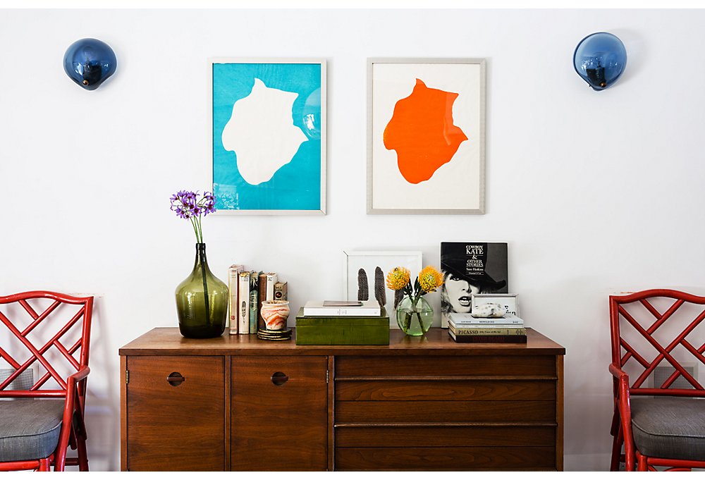 Lizzie scored these Frédérique Lucien prints at a friend’s Paris atelier. Among her prized finds is a Danish Modern credenza from the Rose Bowl Flea Market.
