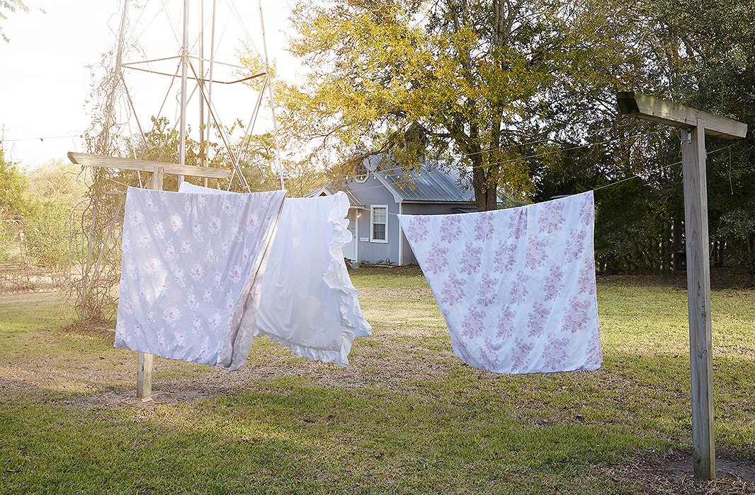 Bedding by Rachel Ashwell dries on a line at The Prairie. Rachel heads to Round Top for market weeks and to host design workshops. “It inspires me so much, it’s not the place where I go necessarily to relax—it’s usually quite a mission when I’m there!”
