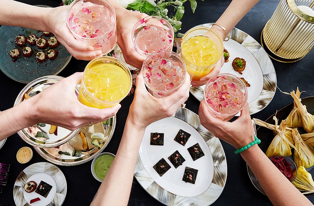 A sparkling turmeric tonic was served as a healthy and nonalcoholic refreshment.
