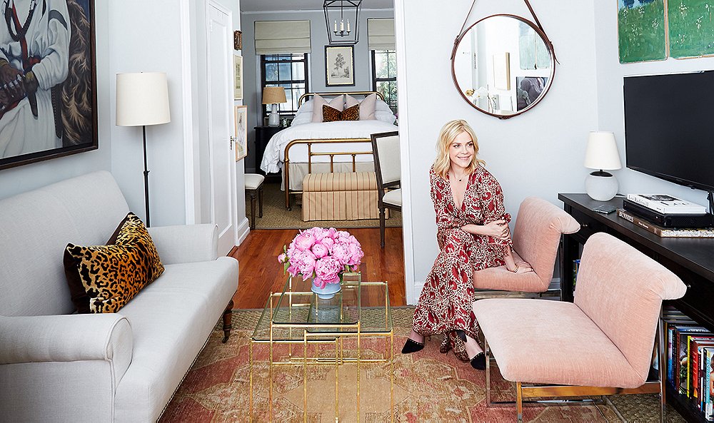 a darling 500-square-foot apartment makeover