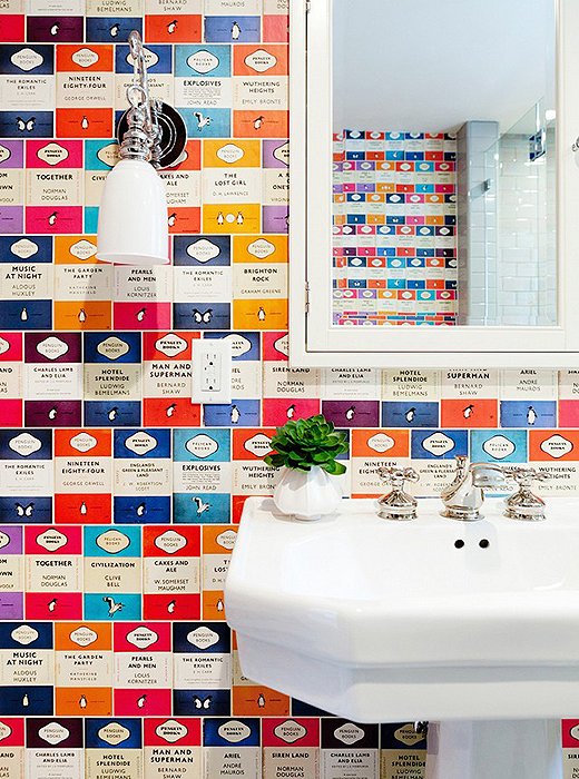 Bold Decorating Ideas For Small Bathrooms