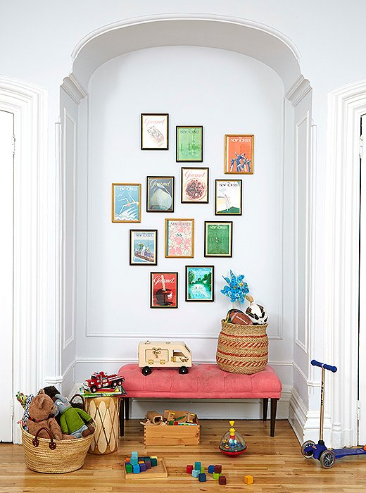 These Expert Tips For How To Hang Art, What Kind Of Art To Hang In Living Room