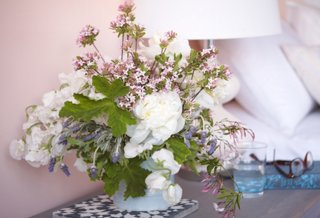 Arrange Fragrant Flowers For Your Bedroomone Kings Lane - 