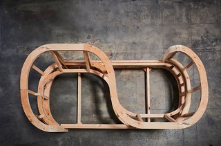 A bird’s-eye view of the Clio tête-à-tête’s alder frame highlights its unique silhouette. Photo by Joe Schmelzer.
