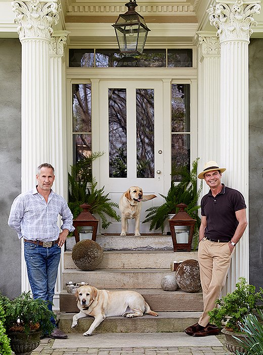 Dale, Jon, Gertrude, and Lily pose for a portrait on Botherum’s front steps.
