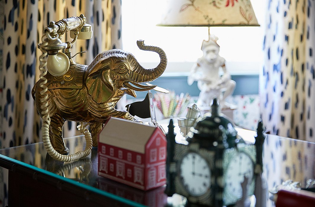 A brass elephant says hello.
