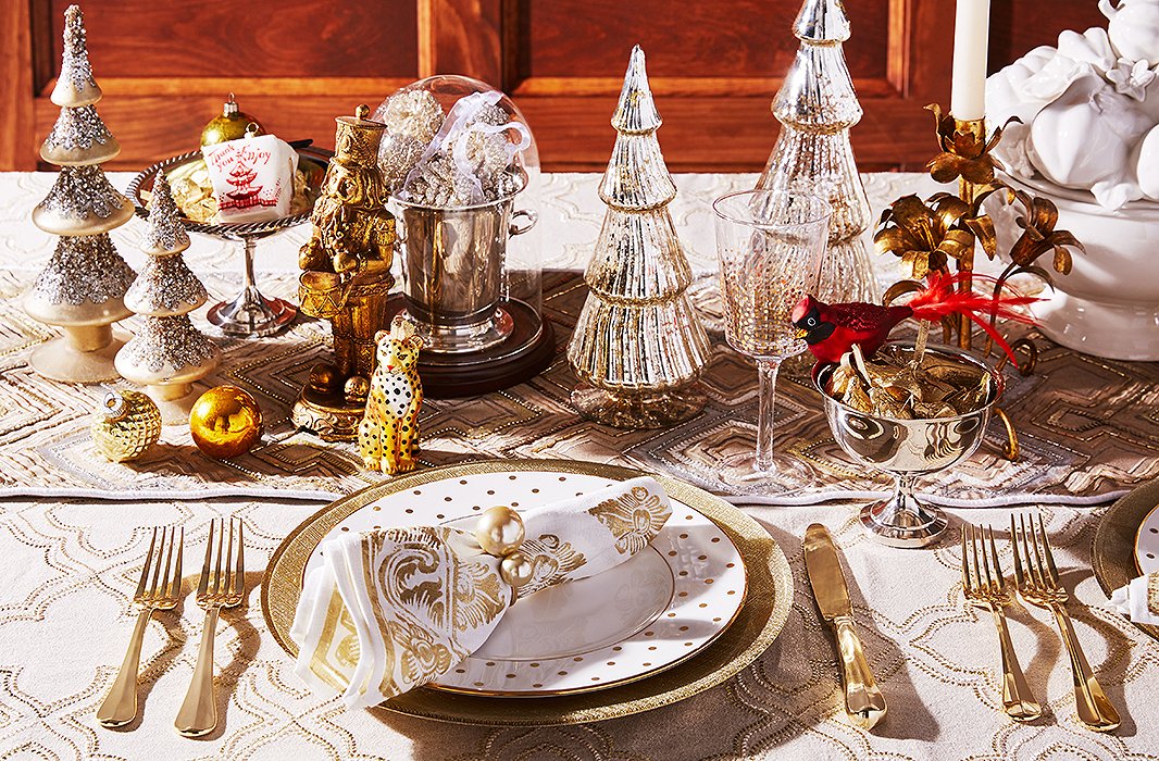 4 Festive Ways to Dress Your Holiday Table