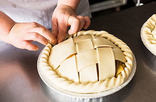 After the latticework, Rica showed me the finer points of crimping the edges.
