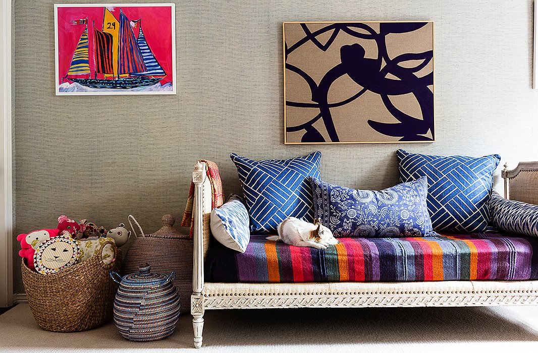7 Creative Ideas for Decorating with Rugs