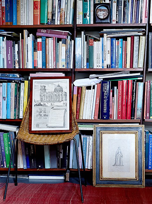 Peter reclaimed bookshelves from Italian ministries of the 1930s and ’40s and filled them with his books. As well as reading a lot for work, he loves the chance to relax with everything from Jane Austen to Junot Díaz.
