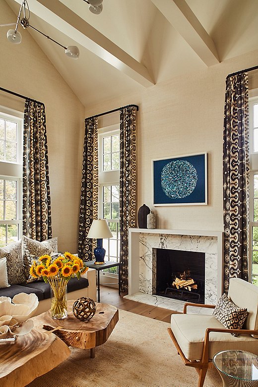 Clean lines and a mix of textures rule this room. Natural wood elements add warmth while appealing to a more traditional aesthetic.
