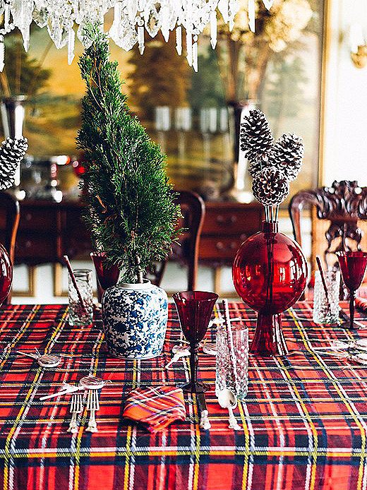 The Complete Guide to Setting a Holiday Table