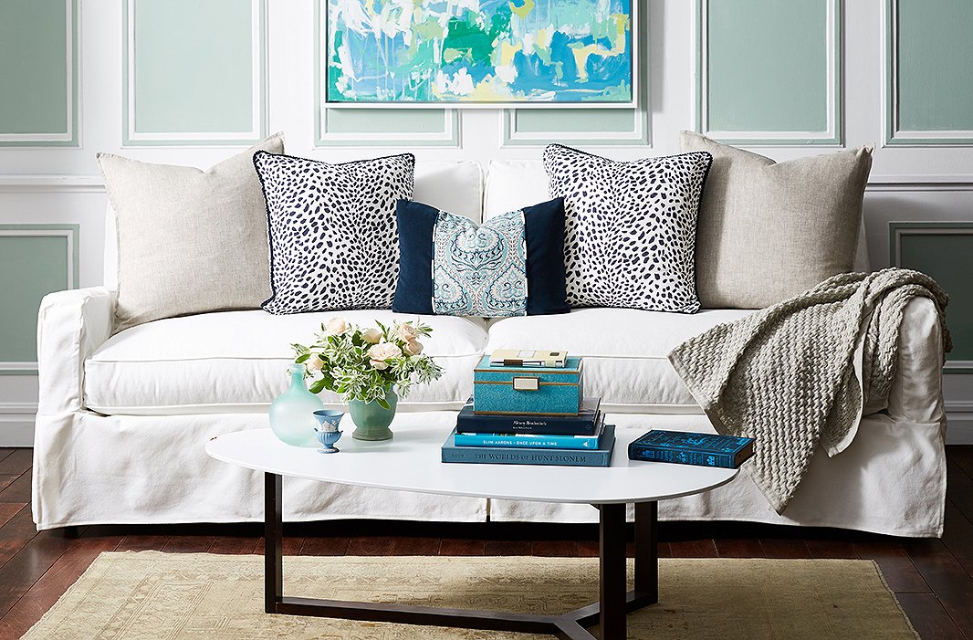 Your Guide To Styling Sofa Throw Pillows, Sofa With Pillows As Back