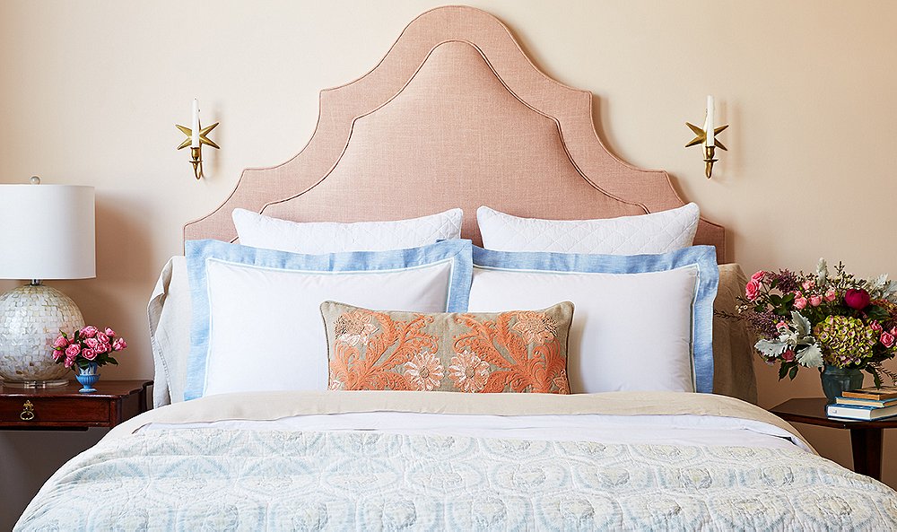 How to Arrange Throw Pillows on a Queen Size Bed — Homzie Designs