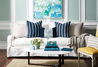 Your Guide to Styling Sofa Throw Pillows