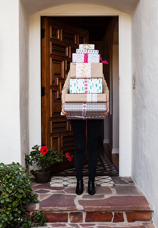 You’ll look just like one of Santa’s elves when you head to the post office with an armful of perfectly wrapped presents.
