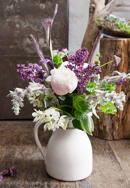 Denise dubbed this dramatic arrangement—which would be stunning on a kitchen counter but also totally worthy of the center of the dining table—the “kitchen sink” because it’s got some of everything in it.
