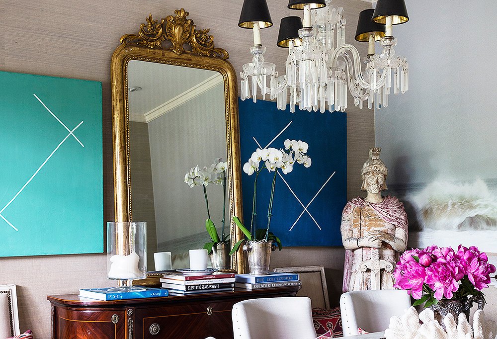 How To Decorate Around A Mirror