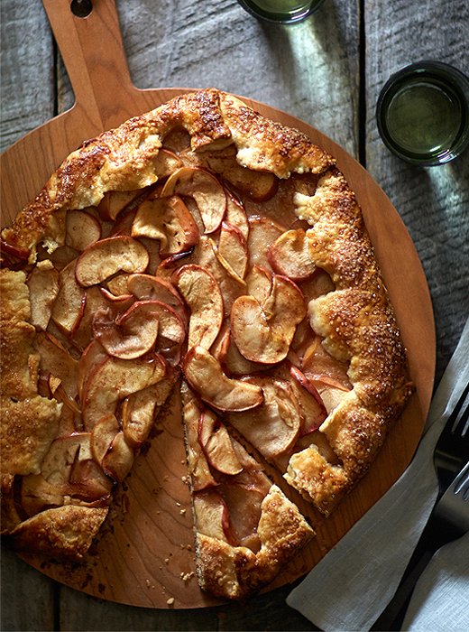 Rustic Skillet Apple Pie Recipe - Hostess At Heart