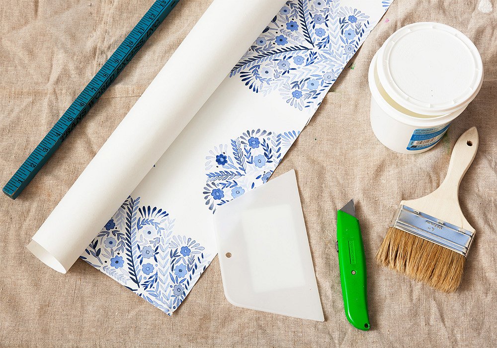 стеклообои на потолок. оригинальная окраска стен. можно ли клеить обои на водоэмульсионку. водоэмульсионная краска для стен. стены покрашены водоэмульсионной краской.