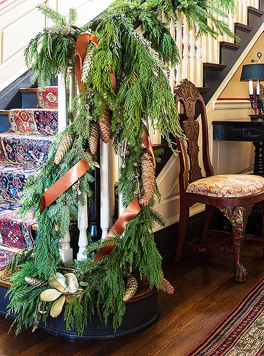 Fresh garlands—look how lush those branches are!—embellished with oversize pinecones bring the natural beauty of the California outdoors inside.
