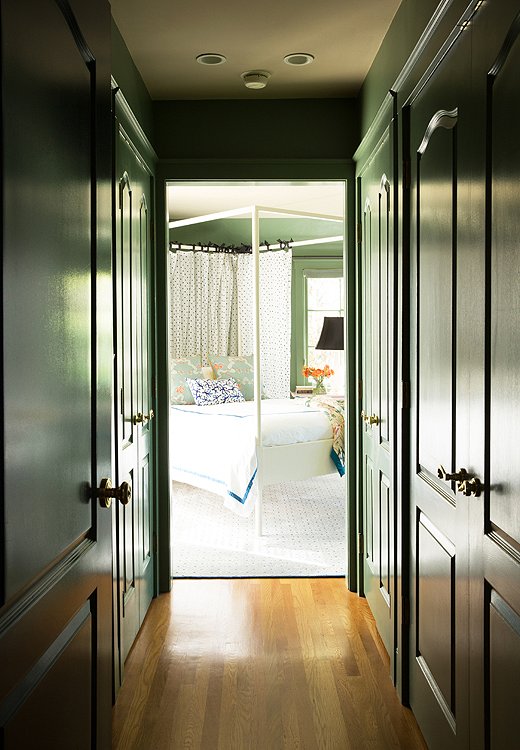 After struggling with the design of her bedroom, Chloe got the jolt of inspiration she needed to finish it after painting it—moldings and all—Farrow & Ball’s Calke Green. “Suddenly it was the most exciting room in the house,” she says.
