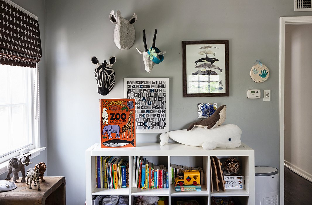 Paint Ideas for Living Room with Narrow Space - TheyDesign ...