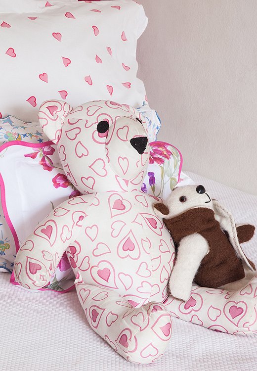 Matching stuffed animals keeps kids rooms looking cohesive.
