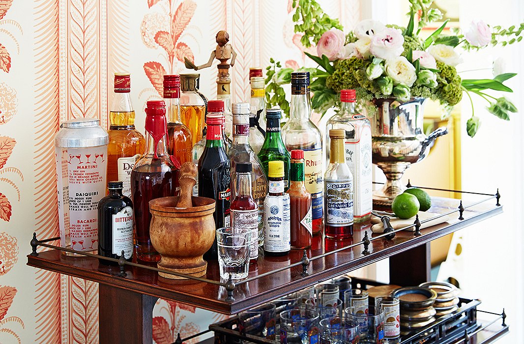 How to Set Up a Home Bar with Help from