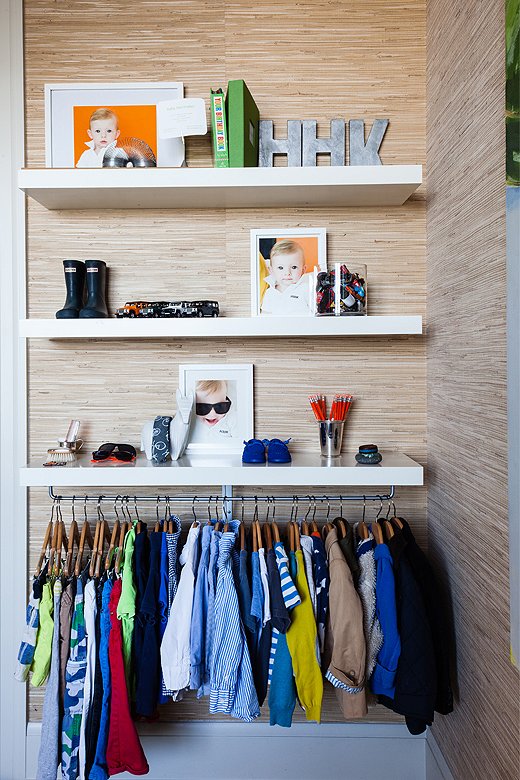 Since Holden’s room doesn’t have a closet, Kleinhelter had to be mindful of storage solutions, adding open shelving to the walls and stashing necessities in his credenza and under the bed.
