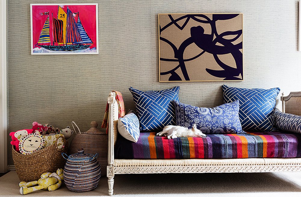 How to Style a Daybed with Pillows