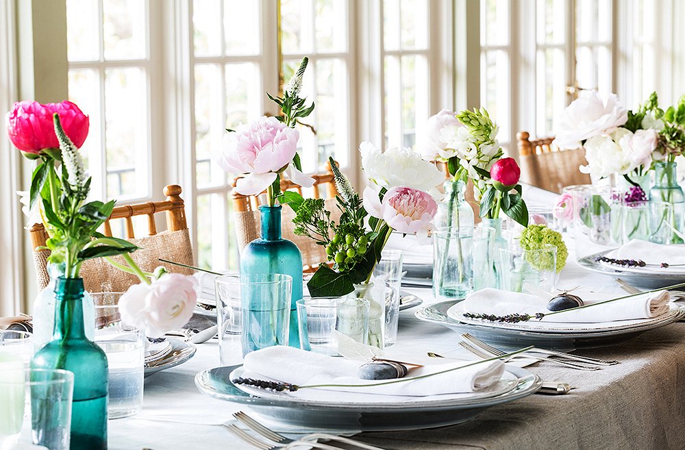 Essentials and Etiquette for a Swinging Spring Dinner Party
