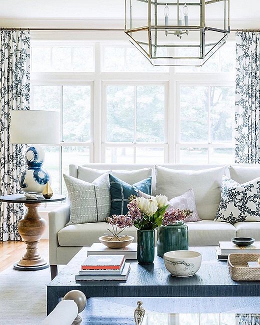 @viewfrommyheels and @jessicadelaneyphotography
