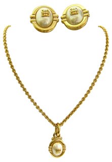 Wisteria Antiques Etc Givenchy Signature Pearl Necklace Suite One Kings Lane