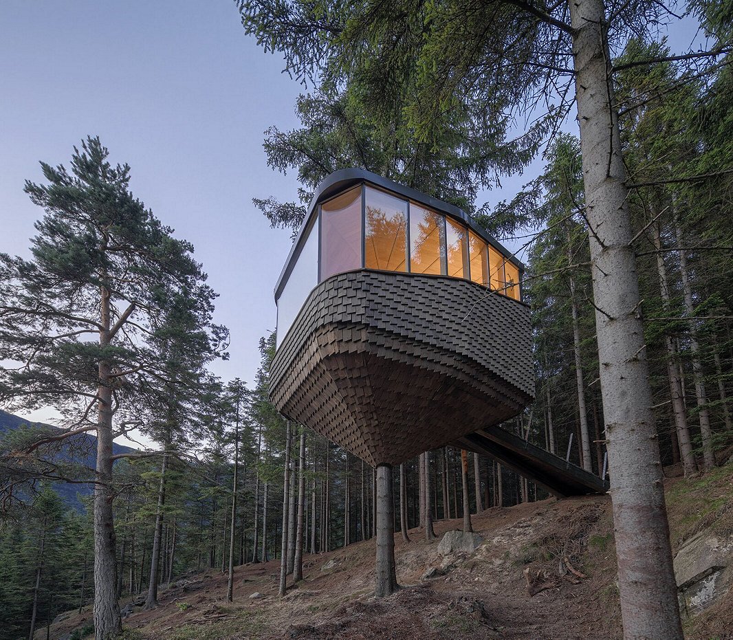 This isn’t your child’s treehouse. It’s a Norwegian cabin and Dwell Design Award winner.
